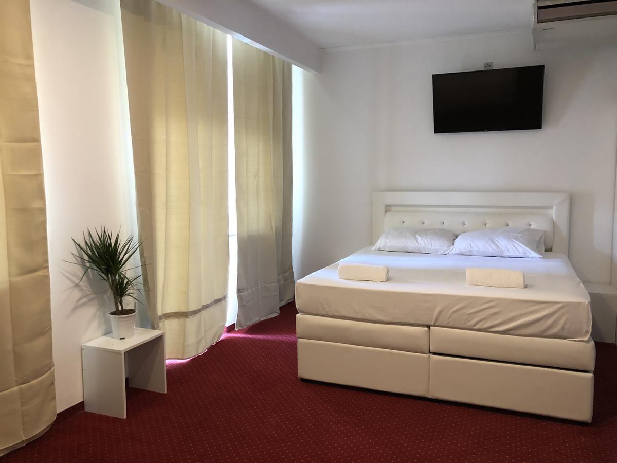 تْسْغيكفانِتْسا Hotel Park المظهر الخارجي الصورة