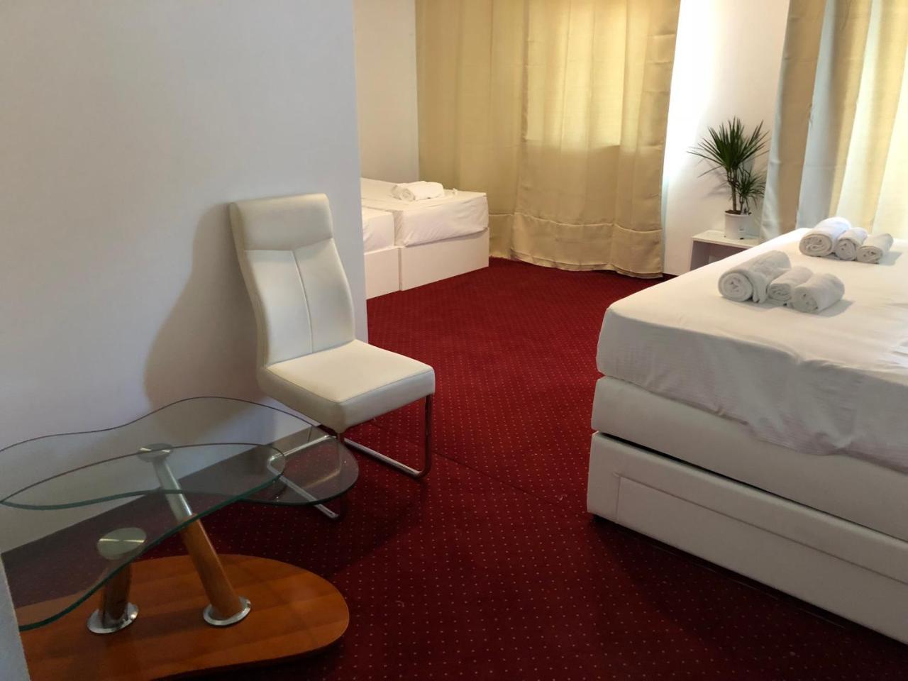 تْسْغيكفانِتْسا Hotel Park المظهر الخارجي الصورة